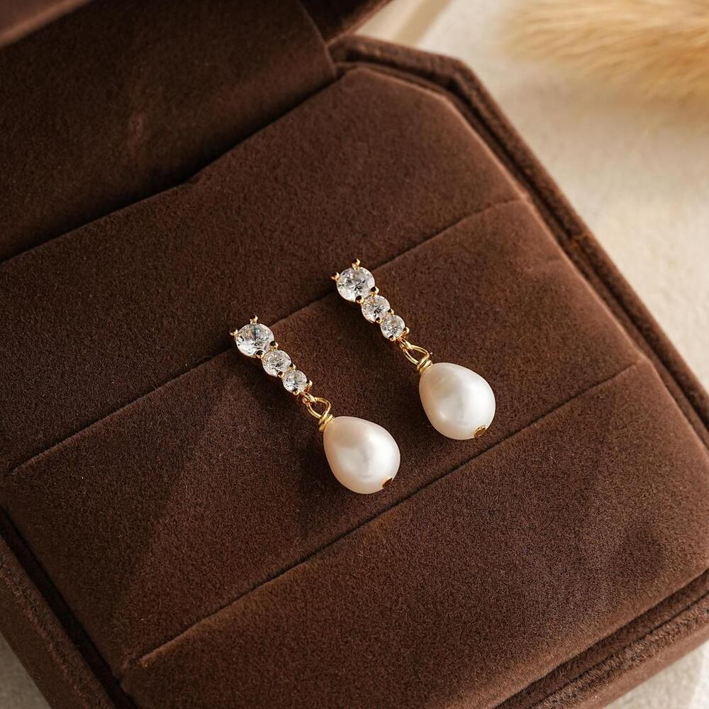 Pearl Drop Bridal Earrings – Elegant Wedding Jewelry